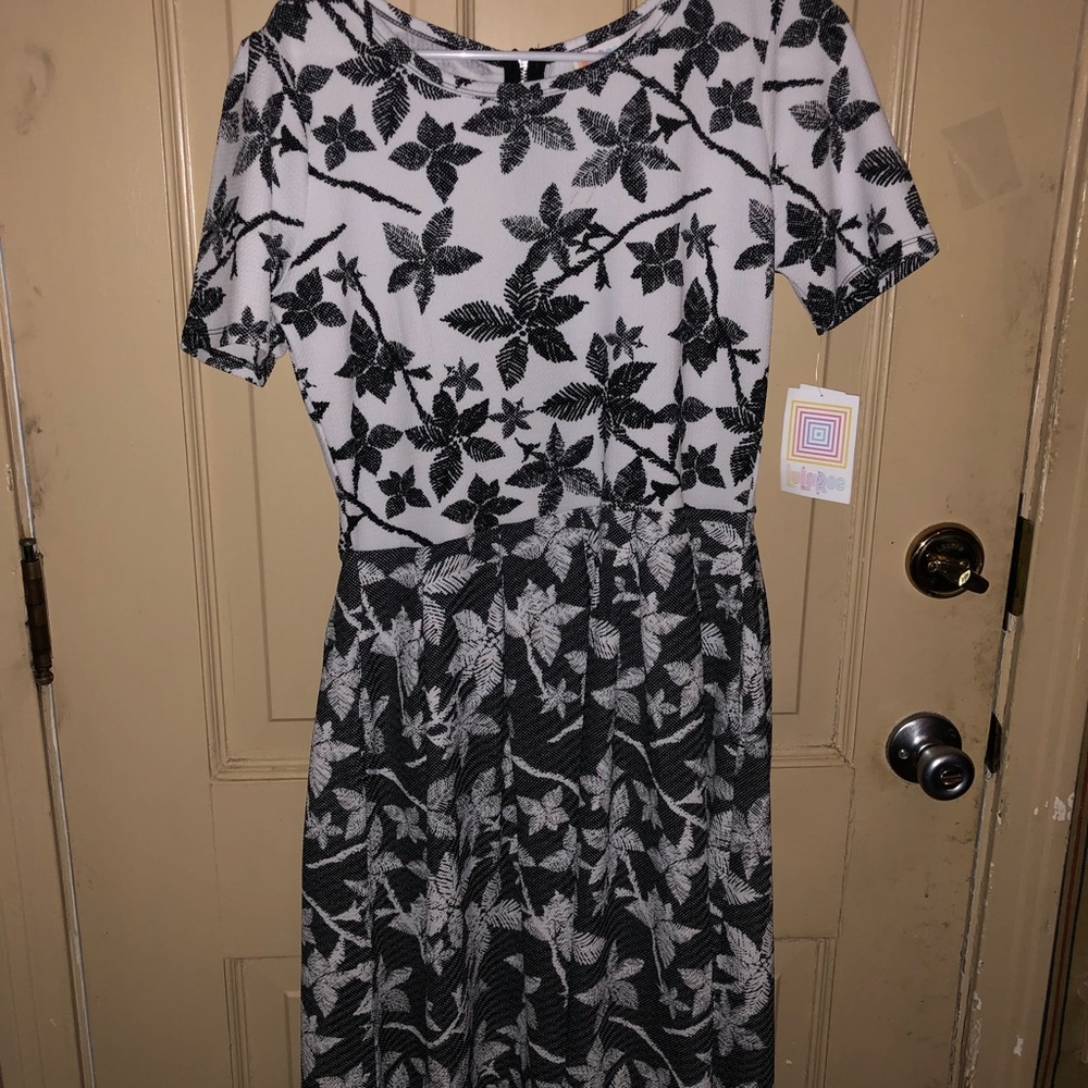 Lularoe Black and White Amelia